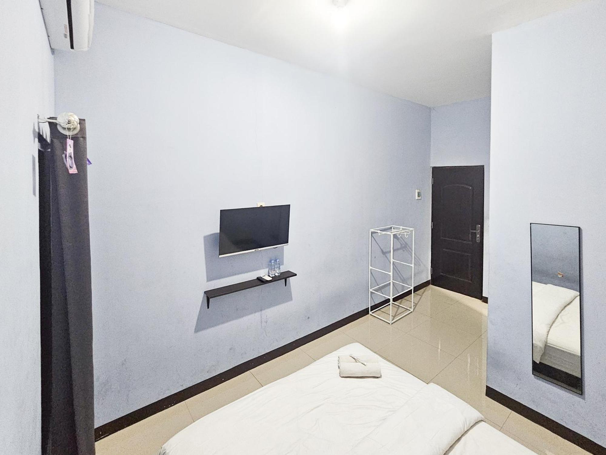 Hotel Sido Joyo Near Sunrise Mall Mitra Reddoorz Mojokerto