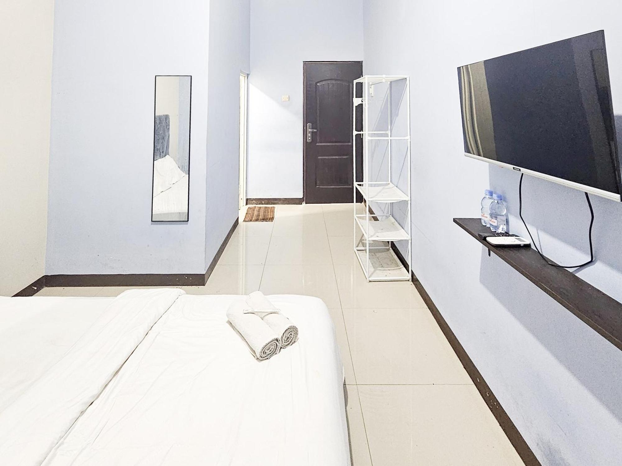 Sido Joyo Near Sunrise Mall Mitra Reddoorz Mojokerto