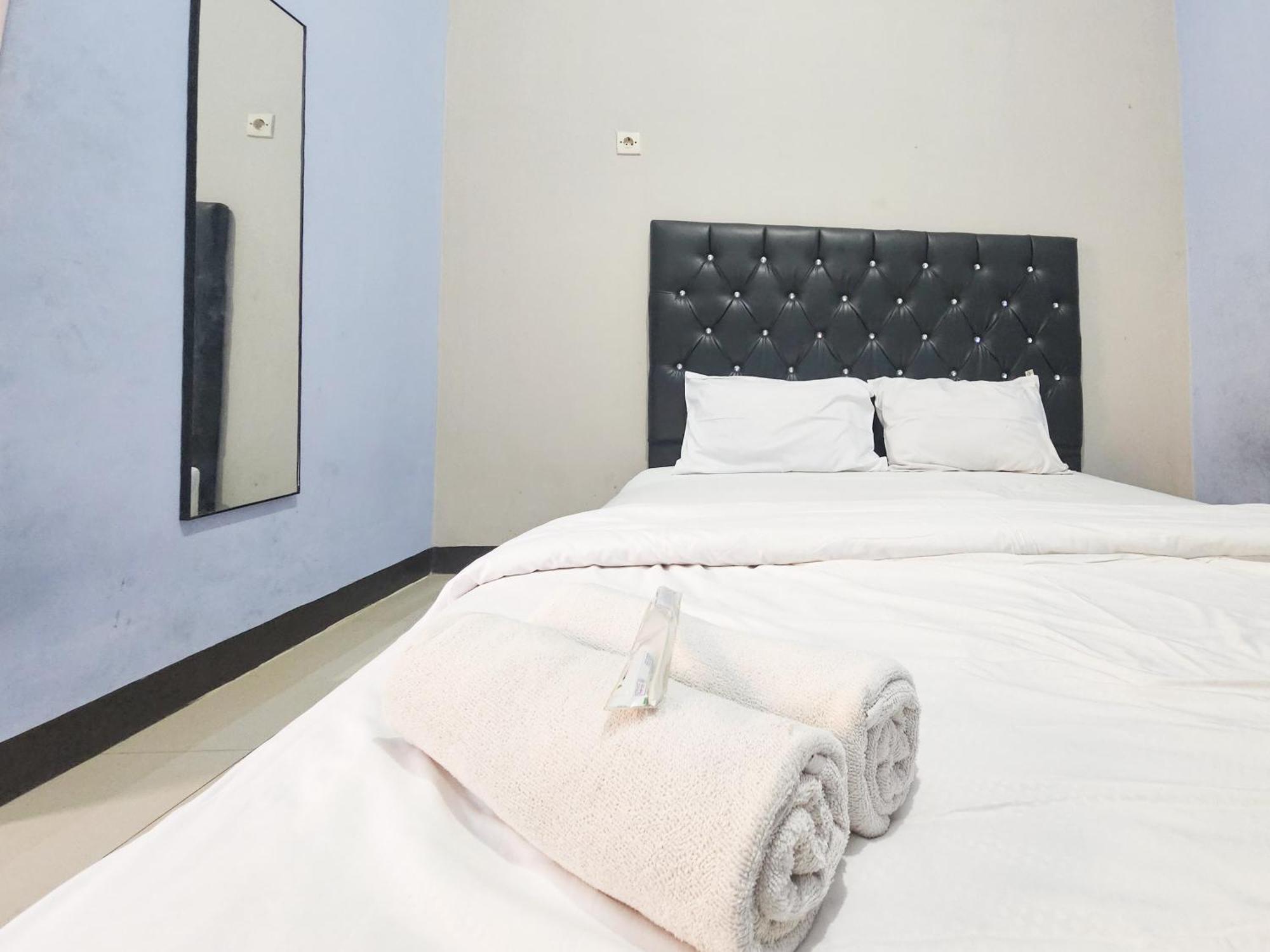 Hotel Sido Joyo Near Sunrise Mall Mitra Reddoorz Mojokerto