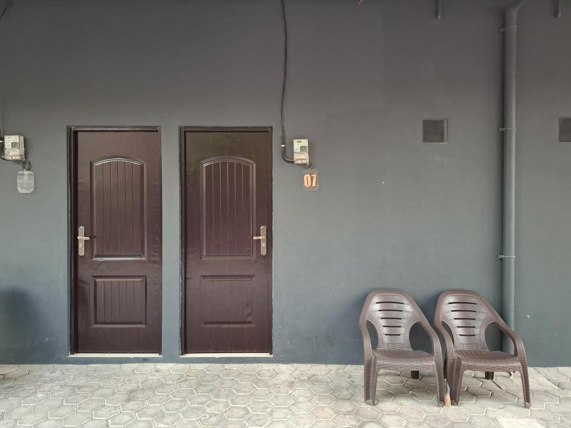 Hotel Sido Joyo Near Sunrise Mall Mitra Reddoorz Mojokerto